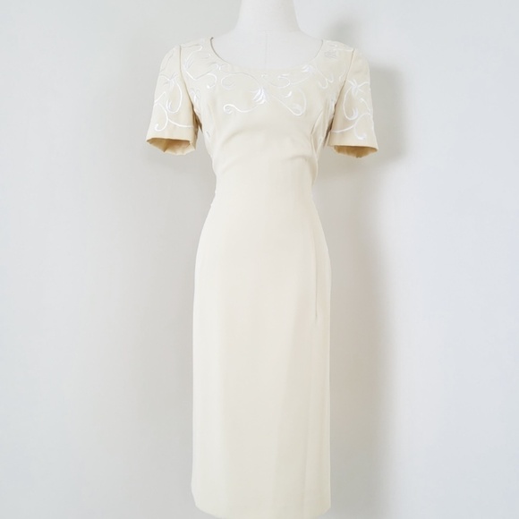 80's Pastel Yellow Mini Dress Embroidered Short Sleeve Scoop Neckline Fitted - Picture 10 of 14